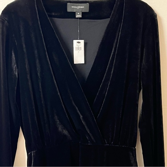 Banana Republic Black Velvet Faux Wrap Mini Dress Size Small - Picture 4 of 9